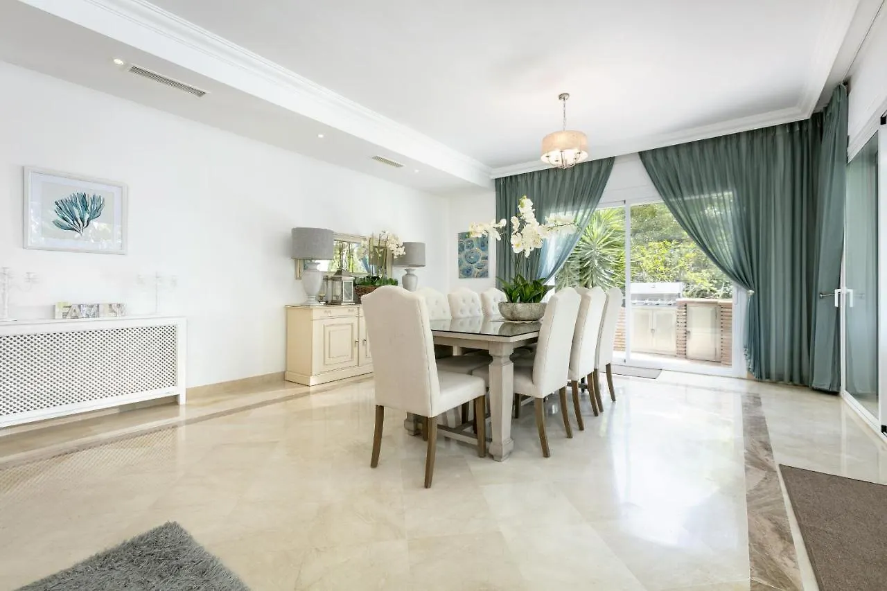 Villa La Quinta 5 Bedroom Villa With Heated Pool San Pedro de Alcántara