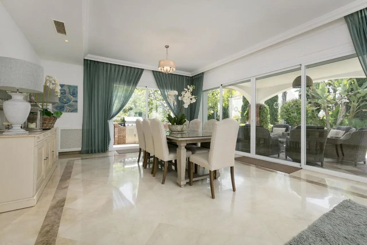 Villa La Quinta 5 Bedroom Villa With Heated Pool San Pedro de Alcántara